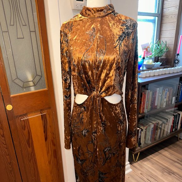 Hope & Ivy - Velvet Bronze with Floral Pattern Dress - Picture 1 of 2